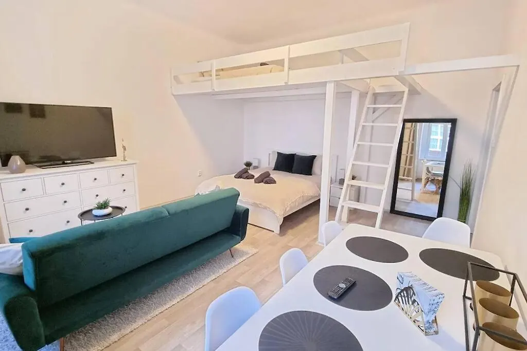 Finnem Rentals Pernerova Prague Apartment
